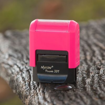 n301-blackcolor-rosa-neon-2